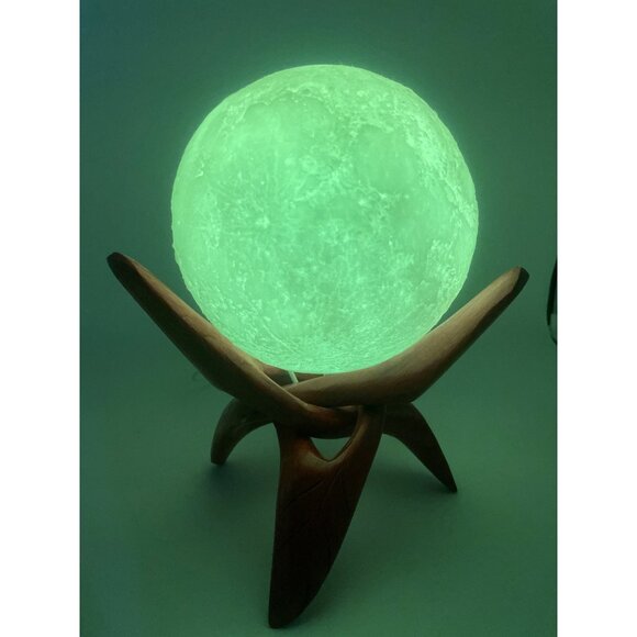 Enchanting 3D Printed Lunar Lamp Glows & Transforms Mystical Ambient Room Decor - Picture 4 of 10